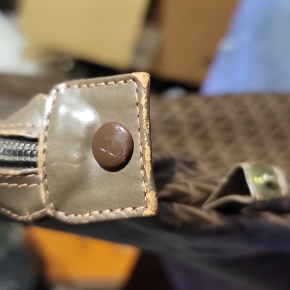 💰AUTHENTIC MARIO VALENTINO "V" LOGO LARGE TRAVEL TOTE BAG PVC/LEATHER BROWN GUC - Picture 10 of 17